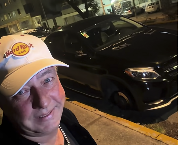 Influencer poblano denuncia robo de llantas y espejos de su camioneta en la colonia La Paz