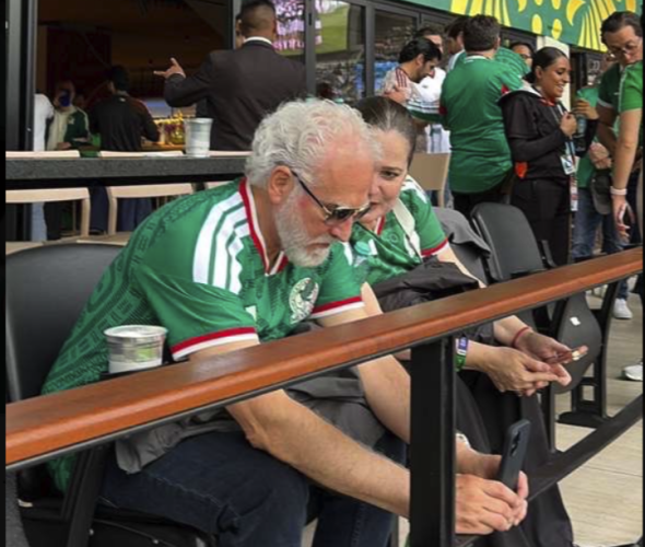 Videos de padres de Fátima Bosch en zonas VIP del Mundial 2026 generan debate en redes sociales