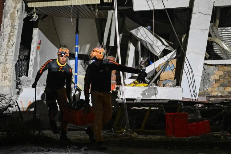 Terremoto de magnitud 7.8 en Filipinas deja cuatro muertos y alerta de tsunami