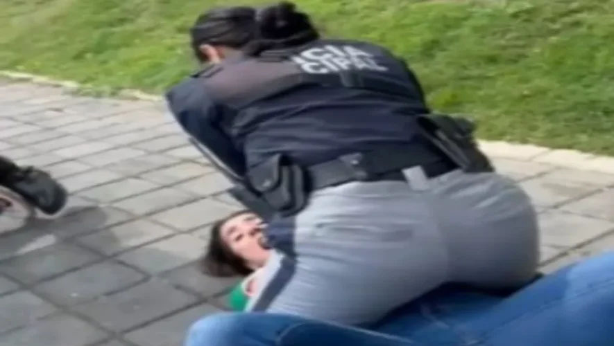 CDH Puebla abre queja urgente contra policías de San Andrés Cholula por detención arbitraria de una madre y sus hijos