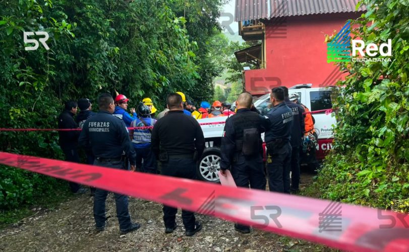 Continúa la búsqueda de tres personas atrapadas en las Grutas de Chichicazapan; hallan más pertenencias