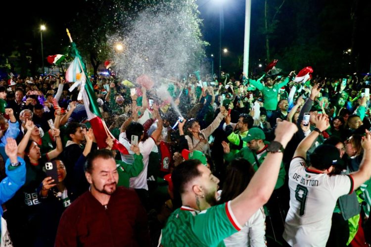 Estrategia de Inglaterra para evitar serenata de aficionados en Ciudad de México antes del partido contra México