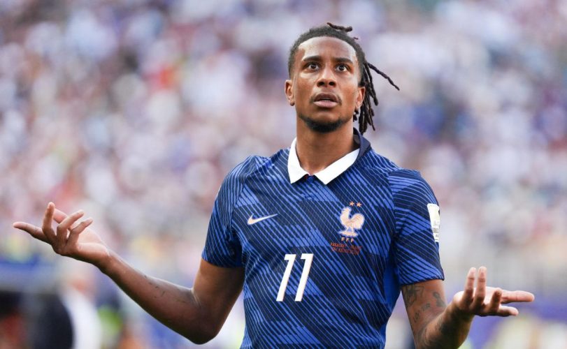 FIFA rechaza apelación de Francia por tarjeta amarilla a Michael Olise; jugará con riesgo ante Marruecos